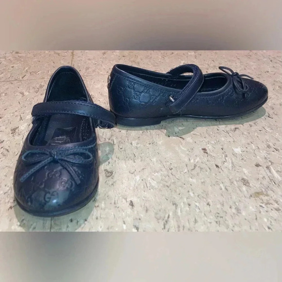 Gucci Other - Girls GUCCI Navy Blue Leather Logo Embossed Ballet Flat Shoes Sz 24 US 8 Toddler